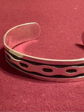 Women’s Sterling Silver  Bracelet - Polished  very pretty solid